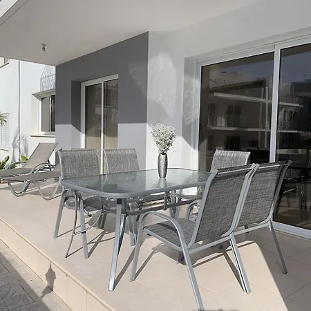 Varvara Gardens Holiday Apartment